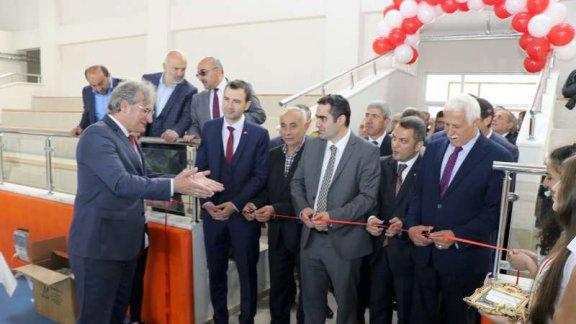 Türk Telekom Anadolu Lisesi  4006 Bilim Fuarı Açılışı Gerçekleştirdi.