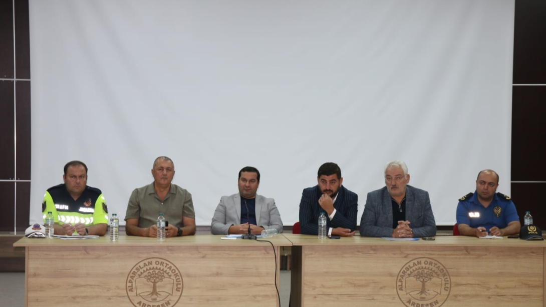 OKUL-KURUM MÜDÜRLERİ DEĞERLENDİRME TOPLANTISI YAPILDI..